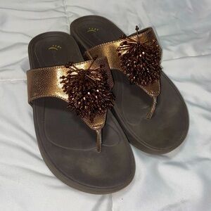 Bare Traps Size 7 Ginifer Beaded Flip Flop Sandals Brown Bronze